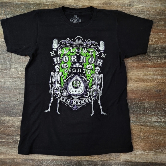 UNIVERSAL HOLLYWOOD Halloween Horror Nights 2023 TEAM MEMBER Shirt Size Medium - Picture 2 of 6